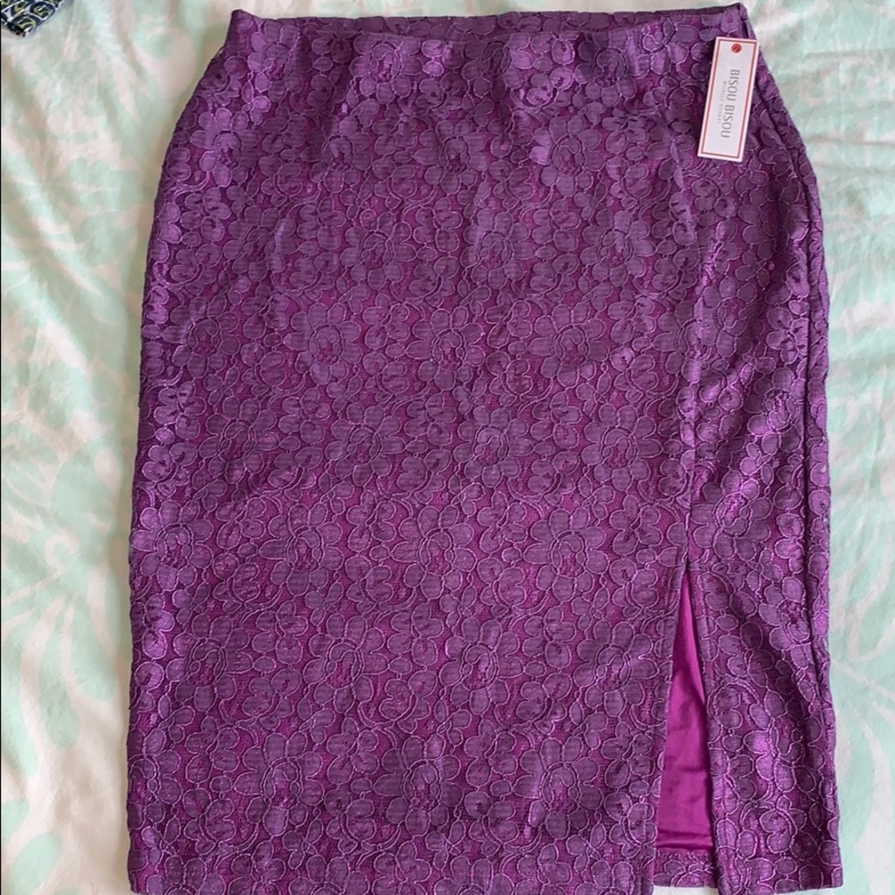 3/$25 Bisou bisou skirt NWT